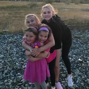 Meet your Posher, Rebecca